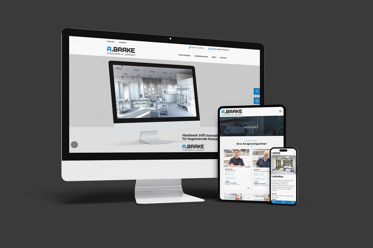 A. BRAKE präsentiert seine Website als responsive Ansicht auf Desktop, Tablet und Smartphone mit klarer Navigation für Schreinerei und Ladenbau.